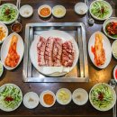 포도원흑돼지 이미지