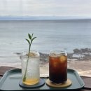 제주 동쪽 카페 삼양해수욕장 데이트 제주아꼼이네 오션라운지 후기