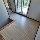 선원면-8 | 강화 선원면 창리 복층 전원주택 한솔 울트라강 리치그레이 + 8cm 남색 걸레받이 마루 시공 후기