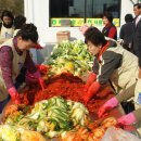 용인 원삼농협(조합장 이강수) 농가주부모임(회장 안정숙), 독거노인 김치전달 이미지