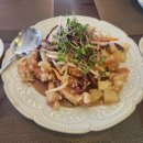 논현역 6번출구 뒤 이미지