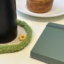 사부작 코바늘 소품만들기 | 카페에서 사부작 거리며 코바늘로 티코스터 만들기, 소소하지만 꽤 괜찮은 시간