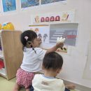 7월27일 놀이사진(감각상자를 탐색해요/ 꿈틀꿈틀 뱀을 꾸며요/ 자연물 까꿍 놀이를 해요) 이미지