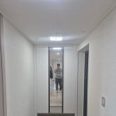 성북25 | 서울 성북구 슈빌하우트 25평 도배 시공 후기, 가성비는 챙기고 완성도는 높인 벽면 실크도배!