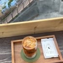 [부산 영도 카페] 통창 너머 반짝이는 오션뷰, 감성 가득한 ‘해빙모먼트’ 솔직 후기
