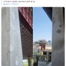 한국전쟁 당시 촬영된 서울 경복궁 경회루 돌기둥 이미지