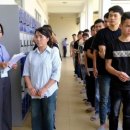 베트남, 한국 파견 근로자 모집에 2.3만명 몰려…경쟁률 7대 1 이미지