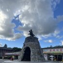 헬멧 조형물 | [단양여행] 온달관광지 후기-드라마세트장·온달동굴·전시관 총정리!