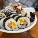 배가네김밥 | [김해 맛집] 항아리 수제비와 추억의 김밥, ‘배가네 흥동수제비’ 오픈런 성공 후기 🍲