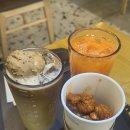 남동91 | 메가커피 신메뉴 추천 ! 오늘의 행운냥 시즌 후기 (닭강정, 젤라또 슈크림라떼, MGC주스)