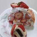 카페모나 | 마산 디저트 맛집[카페모처럼] 역대급 식감! 두바이 딸기 레이어드 케익 &amp; 딸기 롤크레이프 배달 후기🍓🍫