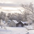 건축사사무소 나인스튜디오 | 하이랜드에 목재와 재활용된 석재로 재건된 농가
