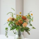 싱그러운 여름 꽃 화병꽂이 이미지