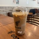 냉정 | 우지커피 송파라떼 곡물 베이스 매력에 대한 냉정 후기 칼로리 카페인