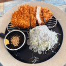 미소짓는 돈까s집 이미지