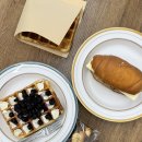 우장산역 카페 와플 소금빵 맛집 더스위트리 후기
