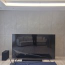 (주)네오정보기술 | 한화포레나 평택화양 가로콘센트 85인치 무타공 벽걸이티비&amp;사운드바&amp;LED시계 설치 후기