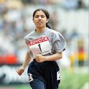 2003년 8월 23일, / 아프가니스탄 육상선수 아지미, 세계육상선수권대회 여자 100m서 18초37로 최저 신기록 달성 이미지