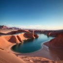 커피와 책이 있는 이미지