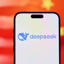 DeepSeek 출현으로 &#39;미·중 AI 전쟁&#39; 드디어 개전… 샘 알트만과 오픈AI가 &#34;중국에는 절대 질 수 없다&#34;며 초조해하는 뒤로 &#39; 이미지