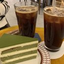 카페코너(CAFECORNER) | [잠실 송리단길 조용한 카페] 카페코너574 석촌호수 예쁜 카페 케이크 맛집 비엔나커피 더티크림 벨기에...