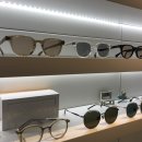 테라스가 있는 안경원 이미지