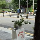 효창공원앞역 경의선숲길 입구 | [서울/효창공원앞역카페]주민들의 아지트 경의선숲길카페 스너그 용산점