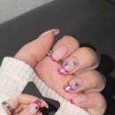 네일공간 | 여름에 하기 좋은 키치한 네일 디자인 추천! 핫핑크 프렌치 별네일 / 공간네일 홍대 후기 :)