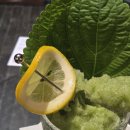 라임캣 | 성수] 성수 카페 추천 &#39;이리데센트&#39;, 잊을 수 없는 서울숲 카페 캣잎스무디 (시트러스 깻잎스무디 후기)