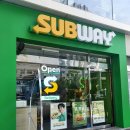 서브웨이 앞 횡단보도 이미지