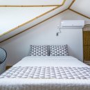 바다 위 언덕 이미지