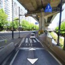 횡단보도 부근 이미지