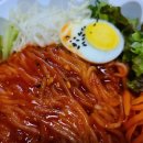 쫄면과 참치와사비마요김밥 이미지