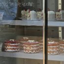 모어버터 | 잠실 대형 카페 딸기케이크맛집 모어 댄 버터 more than butter