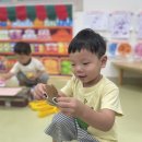 [놀이]26.08.31(월) 응가,쉬 스퀴시 , 음식 가게 , 반찬통에 놀잇감 담기, 가위질 이미지