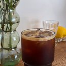 해피 플레이스(happy place) | [청주] 운천동 운리단길 생화로 꾸며논 ‘OUR HAPPY PLACE’ 아워해피플레이스 카페 내돈내산 솔직후기