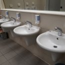 공용화장실 이미지