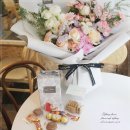서초구 양재동 꽃집 화이트데이 순백 꽃다발 박스 💐 수제쿠키 초콜릿 캔디 박스 꽃배달 | 강남 송파 성남 분당 꽃배달 티파니플라워 이미지