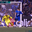 [크루스 아술 vs LAFC] 몬타뇨, 요리스를 향한 위험했던 파울인데 그대로 가는..gif 이미지