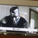 영화 재방송에 빠진 아들... 이미지