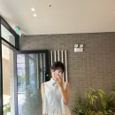 더로랑 하프문백 후기 캐비어 버건디 아쿠아글라스 착샷