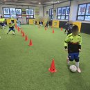 축구전용구장 | 부모님 만족도 최상 아이들이 먼저 가고 싶어 하는 곳실내·실외 전용구장 완비! 진해주니어축구클럽 후기