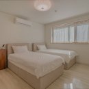 어느 작가의 방 이미지