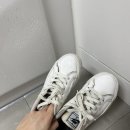 샤워하는운동화 이미지