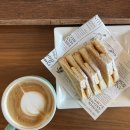 킨폭스커피 | [정릉 카페] 킨폭스 KINFOLKS COFFEE(라떼, 카야토스트, 애견동반)