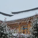 고향의 기와집 이미지