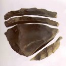중국 동부 백두산(장백산) 지역 출토 53cm 초거대형 흑요석제 돌날몸돌(Blade Core)은 삼국시대 철정...