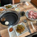 까망꿀꿀이 이미지