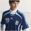 누구나스쿨유니폼 | 축구 마니아가 극찬한 소장 가치 만점 아르헨티나 어웨이 저지 2006 메시 선물 후기 및 구매 요령