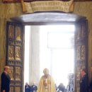 [가톨릭교회의 거룩한 표징들] (18)성당 문 이미지